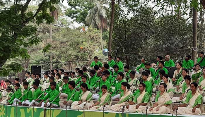 রমনার বটমূল থেকে গান-কবিতায় বরণ করা হবে বাংলা নতুন বছর ১৪৩১, চলছে শেষ সময়ের প্রস্তুতি