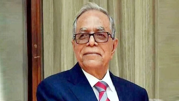 আবদুল হামিদের দেশত্যাগ, তিন পুলিশ কর্মকর্তার বিরুদ্ধে ব্যবস্থা