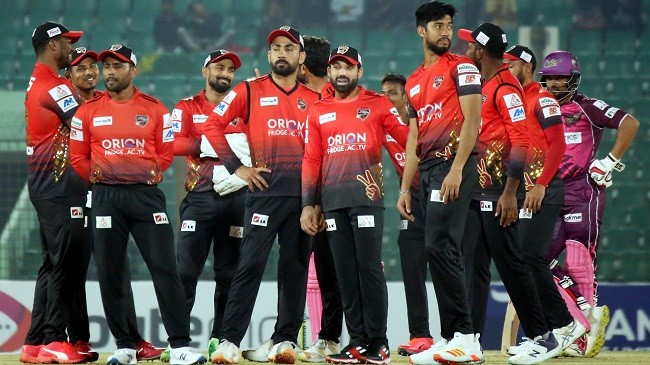 চরম ব্যাটিং ব্যর্থতায় কুমিল্লার কাছে ৫২ রানের বড় ব্যবধানে হেরেছে সিলেট