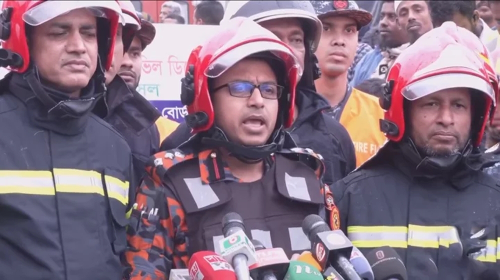 যেকোনো সময় ভেঙে পড়তে পারে ডেমরায় আগুন লাগা ভবনটি: ফায়ার সার্ভিস
