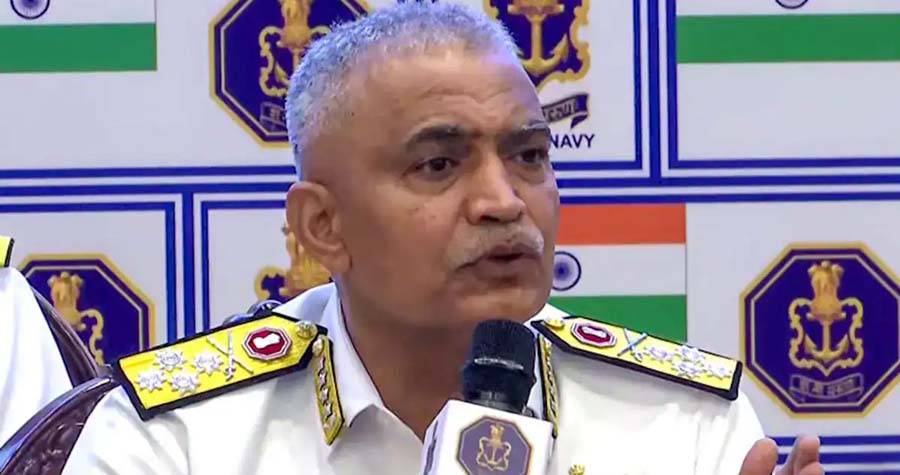 বাংলাদেশি জাহাজ এমভি আব্দুল্লাহর ওপর ভারতীয় নৌবাহিনী সতর্ক নজর রাখছে: ভারতীয় নৌপ্রধান