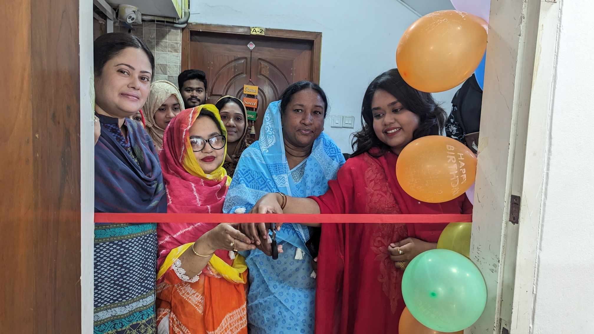 ফরিদপুরে মারিয়াম ডট লেডিস ফ্যাশন শো-রুমের শুভ  উদ্বোধন করা হয়েছে