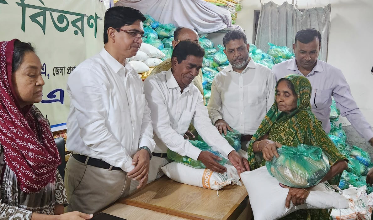 ফরিদপুরে হতদরিদ্র ১১শ পরিবারের মাঝে ঈদ সামগ্রী বিতরন