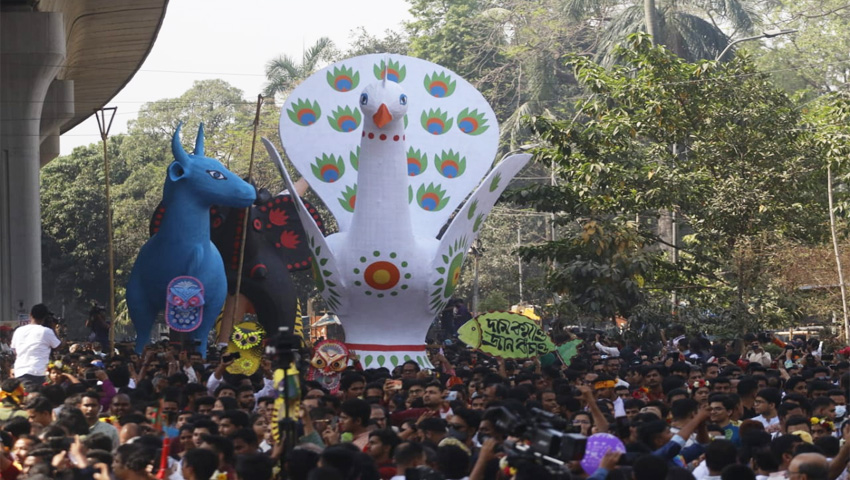 নববর্ষ বরণের সবচেয়ে আকর্ষনীয় অনুষঙ্গ মঙ্গল শোভাযাত্রা অনুষ্ঠিত হয়েছে