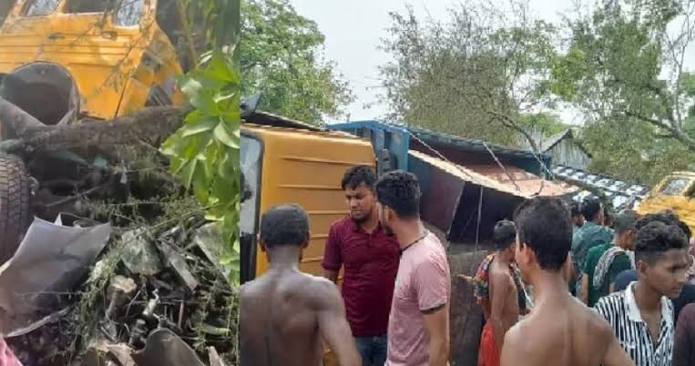 ঝালকাঠিতে ট্রাক-প্রাইভেটকার ও অটোরিকশার ত্রিমুখী সংঘর্ষে ১১ জন নিহত