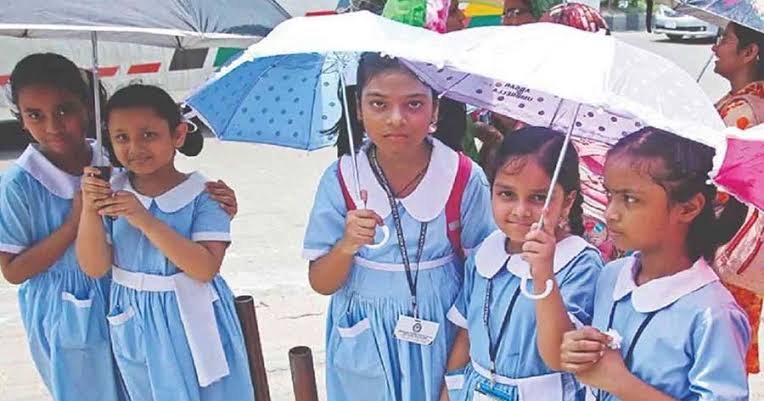 আপাতত শিক্ষাপ্রতিষ্ঠান বন্ধ রাখার কোনো সিদ্ধান্ত নেই বলে জানিয়েছে শিক্ষা প্রশাসন
