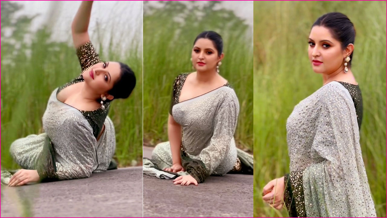 শাড়িতে উষ্ণতা ছড়াতে দেখা গেল চিত্রনায়িকা পরীমণিকে
