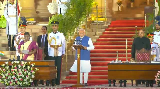 টানা তৃতীয়বারের মতো ভারতের প্রধানমন্ত্রী হিসেবে শপথ নিলেন নরেন্দ্র মোদি