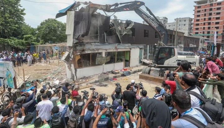 আলোচিত সাদিক অ্যাগ্রোর খামারের পুরোটাই গুঁড়িয়ে দিয়েছে ডিএনসিসি