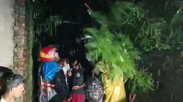 কক্সবাজারে পাহাড় ধসে পৃথক ঘটনায় নারী, শিশুসহ চারজনের মৃত্যু