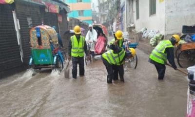 ঢাকার পানি সরাতে কাজ করছে ডিএনসিসির ৫ হাজার কর্মী