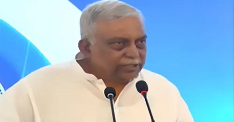 স্বরাষ্ট্রমন্ত্রীর ধানমন্ডির বাসায় হামলা