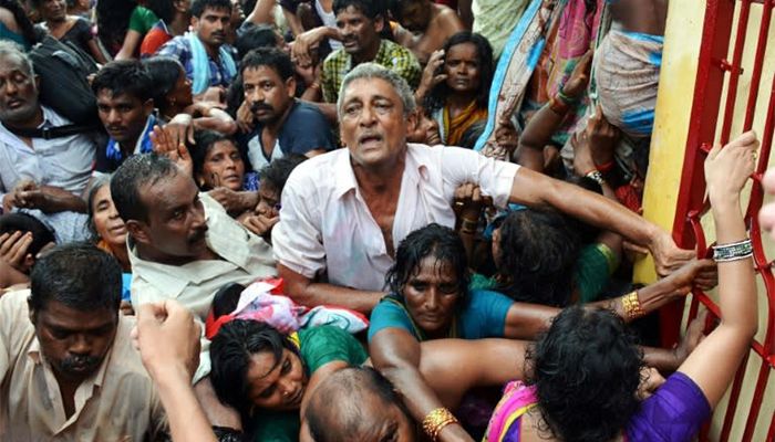 ভারতের একটি ধর্মীয় অনুষ্ঠান শেষে পদদলিত হয়ে নিহত বেড়ে ১২১ জন