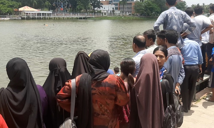 পুলিশের ধাওয়ায় লেকে ঝাঁপ নিয়ে নিখোঁজ ৩ আন্দোলনকারী
