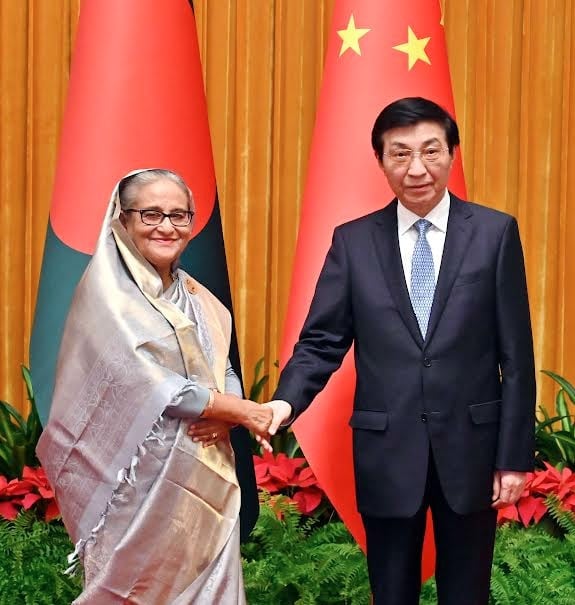 বেইজিং সফর সংক্ষিপ্ত করে একদিন আগেই দেশে ফিরবেন প্রধানমন্ত্রী