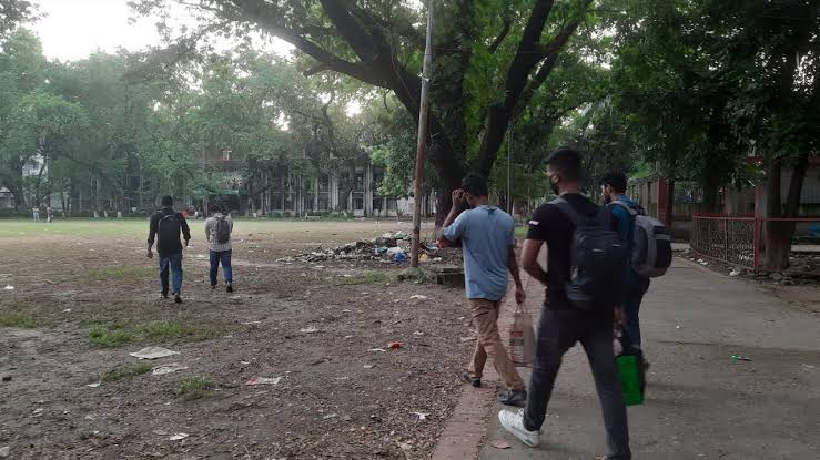 সব সরকারি-বেসরকারি বিশ্ববিদ্যালয় বন্ধ ঘোষণা, ছাড়তে হবে হল যখন