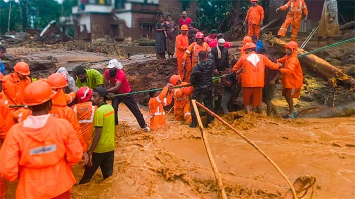 কেরালার ভূমিধসে নিহতের সংখ্যা বেড়ে ১৫১ জনে