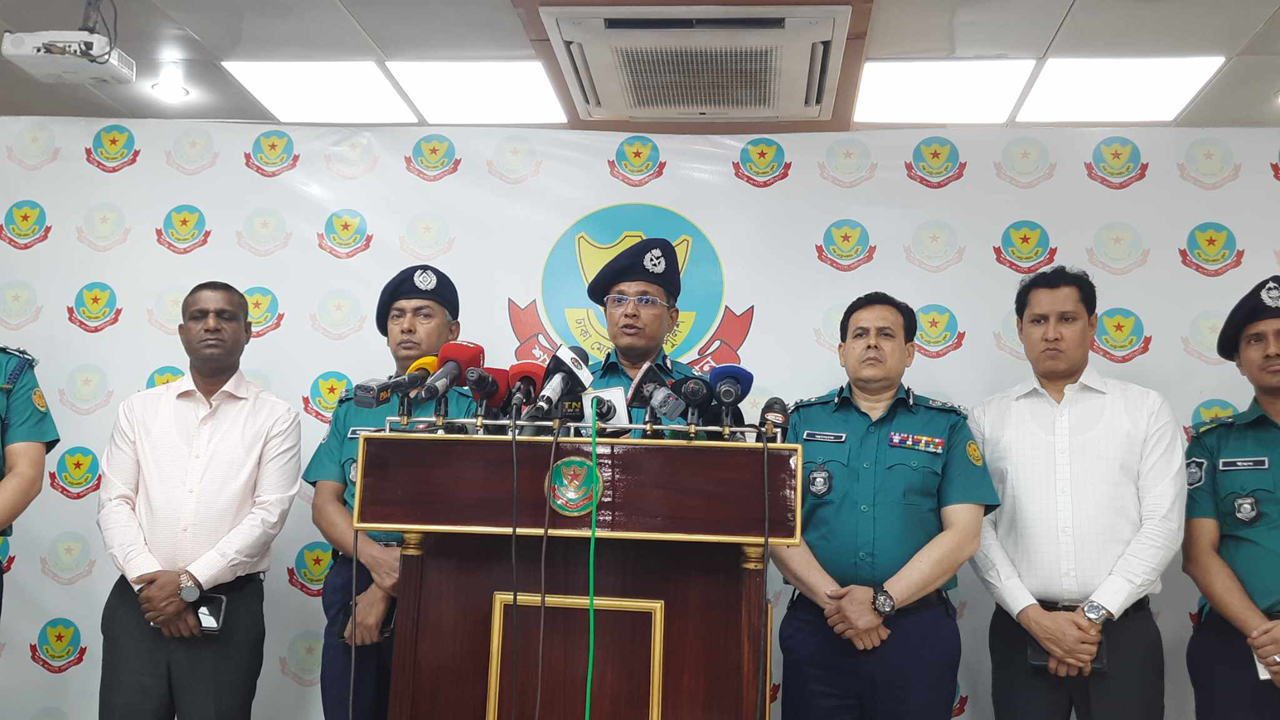 পুলিশ হত্যাকারীদের ছাড় নয়, ক্ষমতার সর্বোচ্চ প্রয়োগ হবে: ডিএমপি কমিশনার