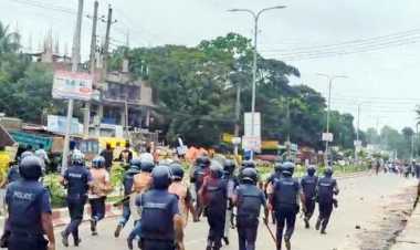 ফরিদপুরে শিক্ষার্থীদের সঙ্গে পুলিশের সংঘর্ষ, আহত ১৫