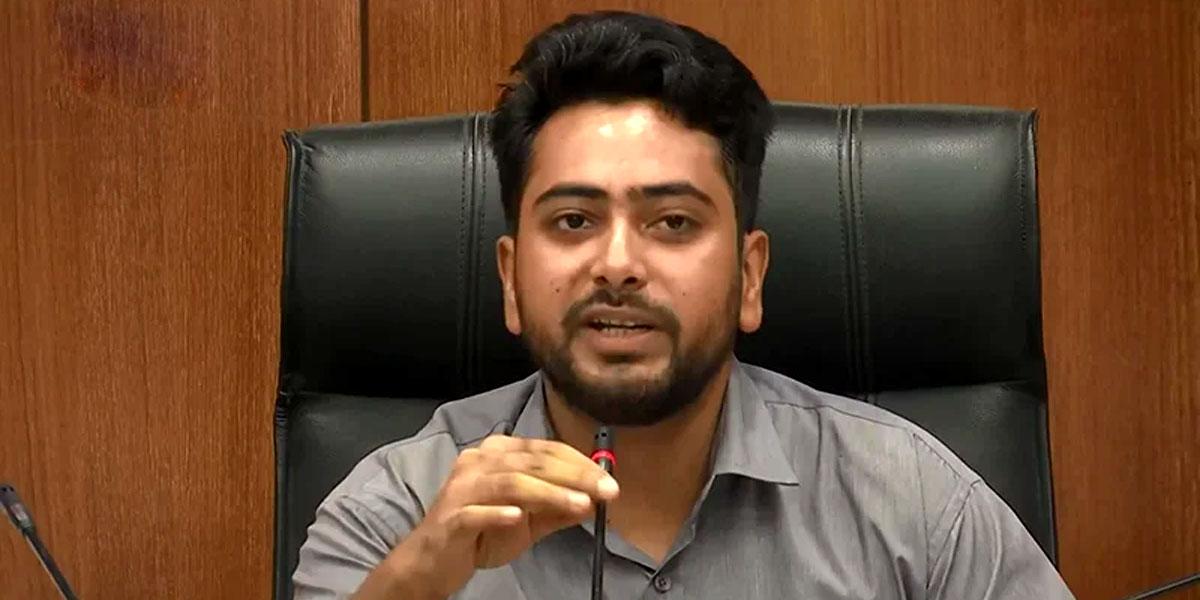 ফেনীতে মোবাইল নেটওয়ার্ক সচল রাখতে ডিজেল ফ্রি করার নির্দেশ তথ্যপ্রযুক্তি উপদেষ্টার