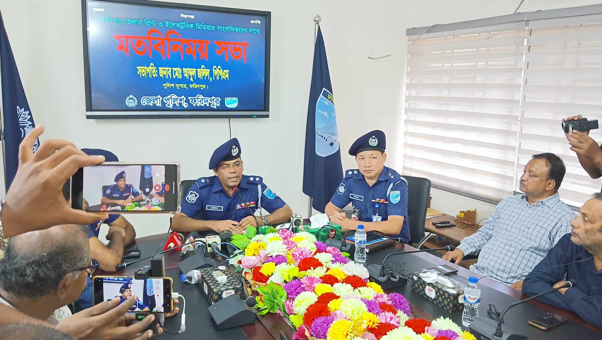 ফরিদপুরে নবাগত পুলিশ সুপারের সাথে সাংবাদিকদের মত বিনিময় সভা