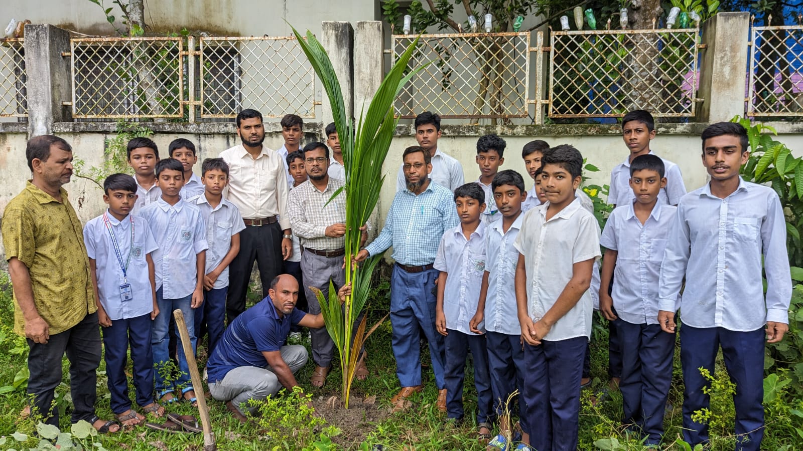 ফরিদপুরে শিক্ষাবিদ অধ্যাপক এবিএম সাত্তার  ফাউন্ডেশন ট্রাস্টের উদ্যোগে বৃক্ষ রোপন
