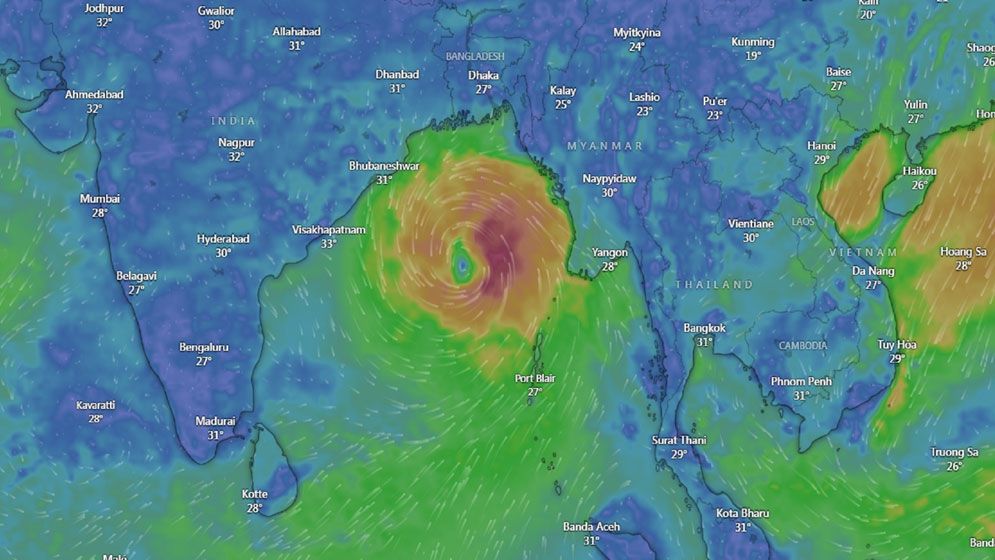 ঘূর্ণিঝড় ‘দানা’ বর্তমানে পায়রা সমুদ্রবন্দর থেকে ৫৯৫ কিলোমিটার দক্ষিণ-দক্ষিণপূর্বে অবস্থান করছে