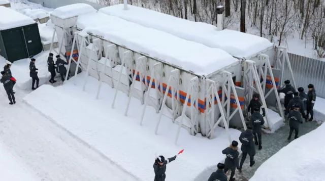 পরমাণু বোমা থেকে বাঁচতে রাশিয়া ভ্রাম্যমাণ আশ্রয় কেন্দ্র ‘কিউবি-এম’ তৈরী করছে