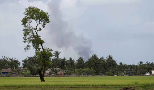 কক্সবাজারের টেকনাফ সীমান্তে নাফ নদীর ওপারে মিয়ানমারে ফের গোলাগুলির শব্দ শোনা গেছে