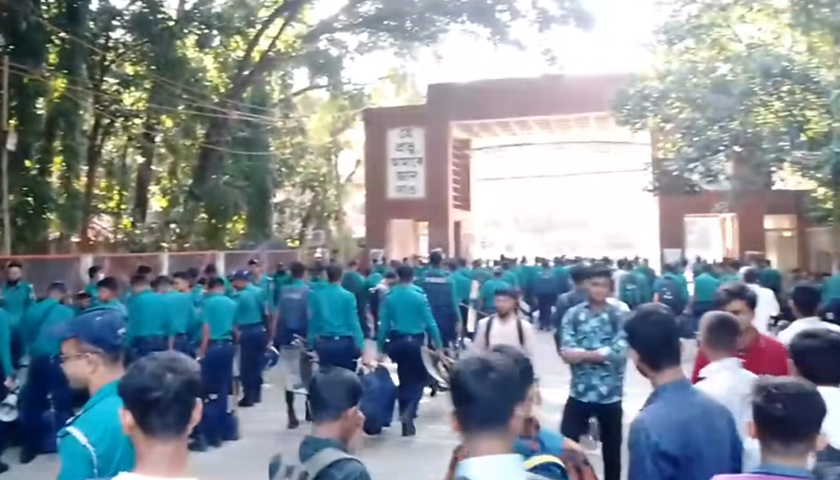 তিতুমীর কলেজের শিক্ষার্থীদের সড়ক ও রেলপথ অবরোধ ঠেকাতে আজ কঠোর অবস্থানে পুলিশ ও সেনা সদস্যরা