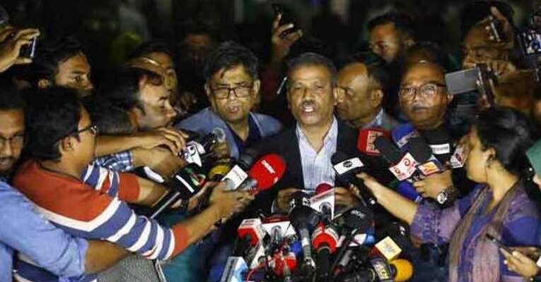 বাংলাদেশের সহকারী হাইকমিশনে হামলার ঘটনায় তীব্র নিন্দা ও ক্ষোভ জানিয়েছে দেশের রাজনৈতিক দলগুলো
