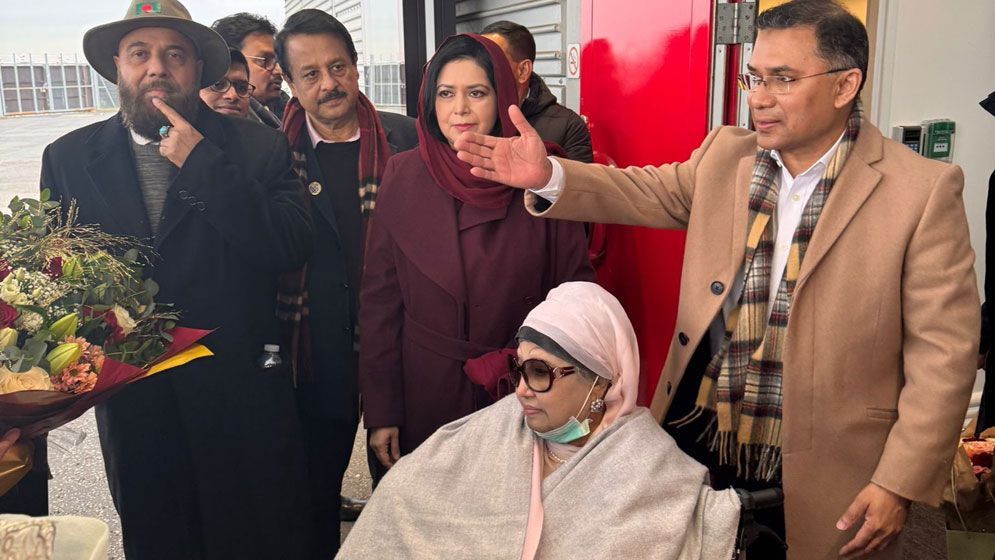 বেগম খালেদা জিয়া ১৭ দিন চিকিৎসা নেয়ার পর আজ তারেক রহমানের বাসায় ফিরতে পারেন