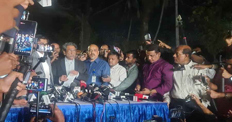 যতদ্রুত সম্ভব আমরা সংস্কার কমিশনগুলোর রিপোর্ট নিয়ে রাজনৈতিক দলগুলোর সঙ্গে বসতে চাই: ড. আলী রিয়াজ