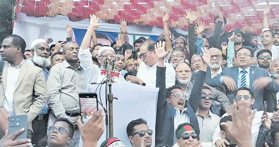 দেশের ভবিষ্যৎ নির্ধারণ করবে এদেশের জনগণ। কোনো বিদেশি গোষ্ঠী নয়: লুৎফুজ্জামান বাবর