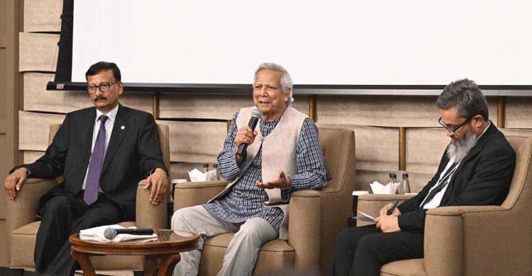 দুবাইয়ে প্রবাসীদের বিভিন্ন সমস্যার কথা শুনেছেন কথা শুনলেন প্রধান উপদেষ্টা