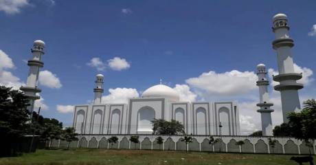 ফরিদপুর জেলার  ঐতিহ্যবাহী চন্দ্রপাড়া ও আটরশি পাক দরবার শরিফে পবিত্র ঈদুল ফিতরের প্রধান ও বৃহত্তম জামাত অনুষ্ঠিত হবে