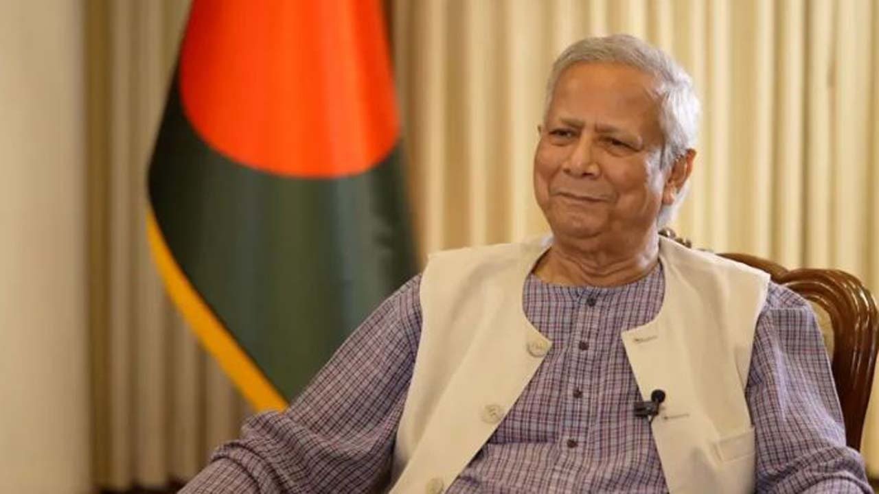 একটা পলাতক দল সর্বাত্মক চেষ্টা করছে দেশকে অস্থিতিশীল করার জন্য: বিবিসি বাংলাকে ড. ইউনূস