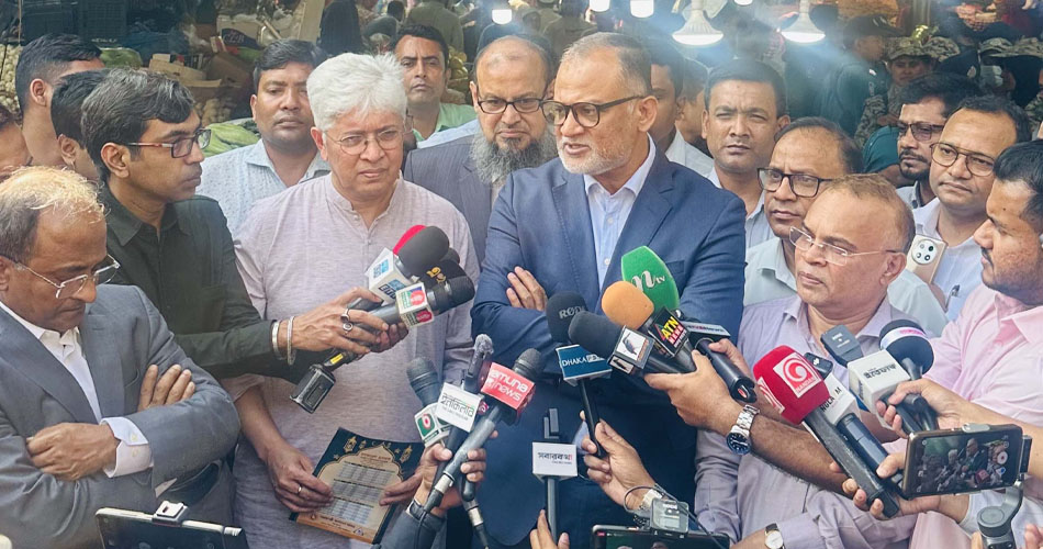 আগামী দুই দিনের মধ্যে সয়াবিন তেলের সরবরাহ স্বাভাবিক হবে: বাণিজ্য উপদেষ্টা শেখ বশিরউদ্দীন