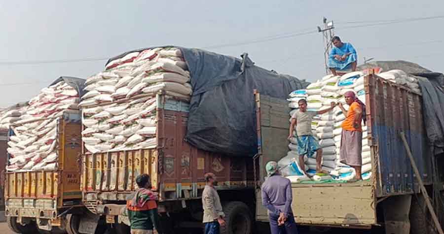 ভারত-পাকিস্তান থেকে এলো ৩৭ হাজার টন চাল