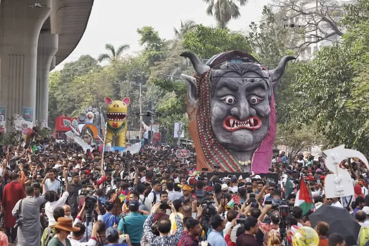 বর্ণাঢ্য বর্ষবরণ আনন্দ শোভাযাত্রার র্যালি শেষ হয়েছে