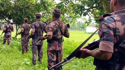 চামড়া পাচার রোধে সতর্ক অবস্থান নিয়েছে বিজিবি ও আইনশৃঙ্খলা বাহিনী