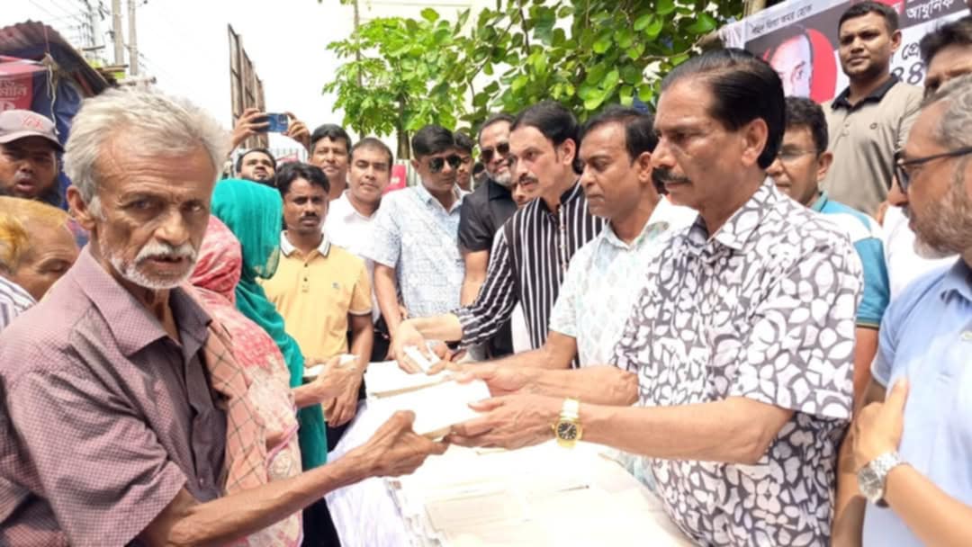 শহীদ প্রেসিডেন্ট জিয়াউর রহমানের ৪৪ তম মৃত্যুবার্ষিকীতে খাবার বিতরণ