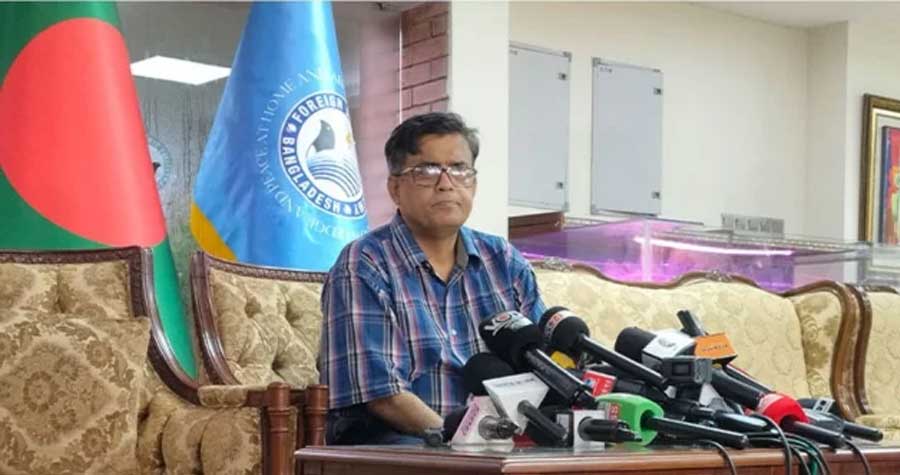অন্তর্বর্তী সরকার সব রাজনৈতিক দলের সঙ্গে সমান আচরণ করছে: প্রেস সচিব শফিকুল আলম