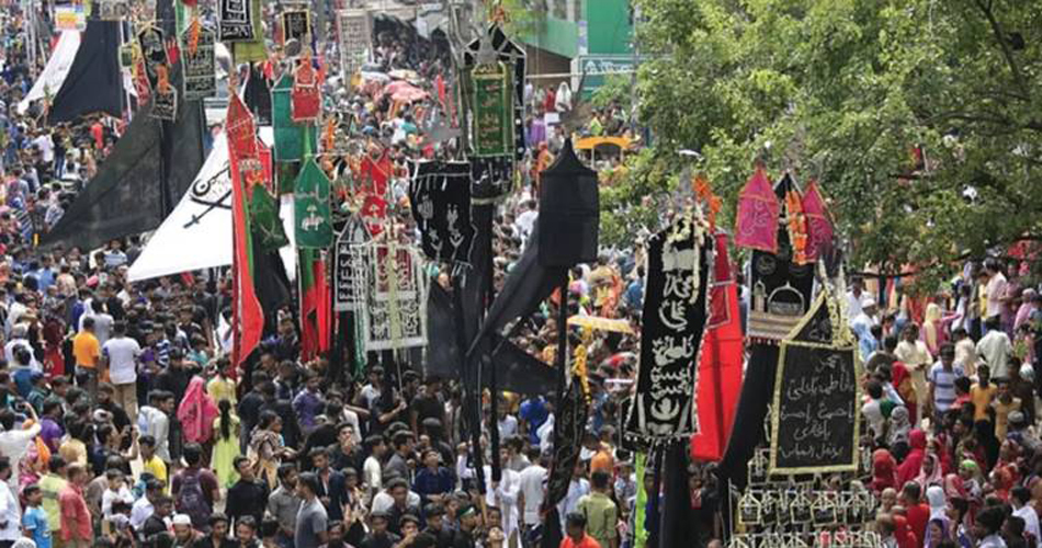 ঐতিহাসিক হোসেনি দালান ইমামবাড়া থেকে তাজিয়া মিছিলের যাত্রা শুরু