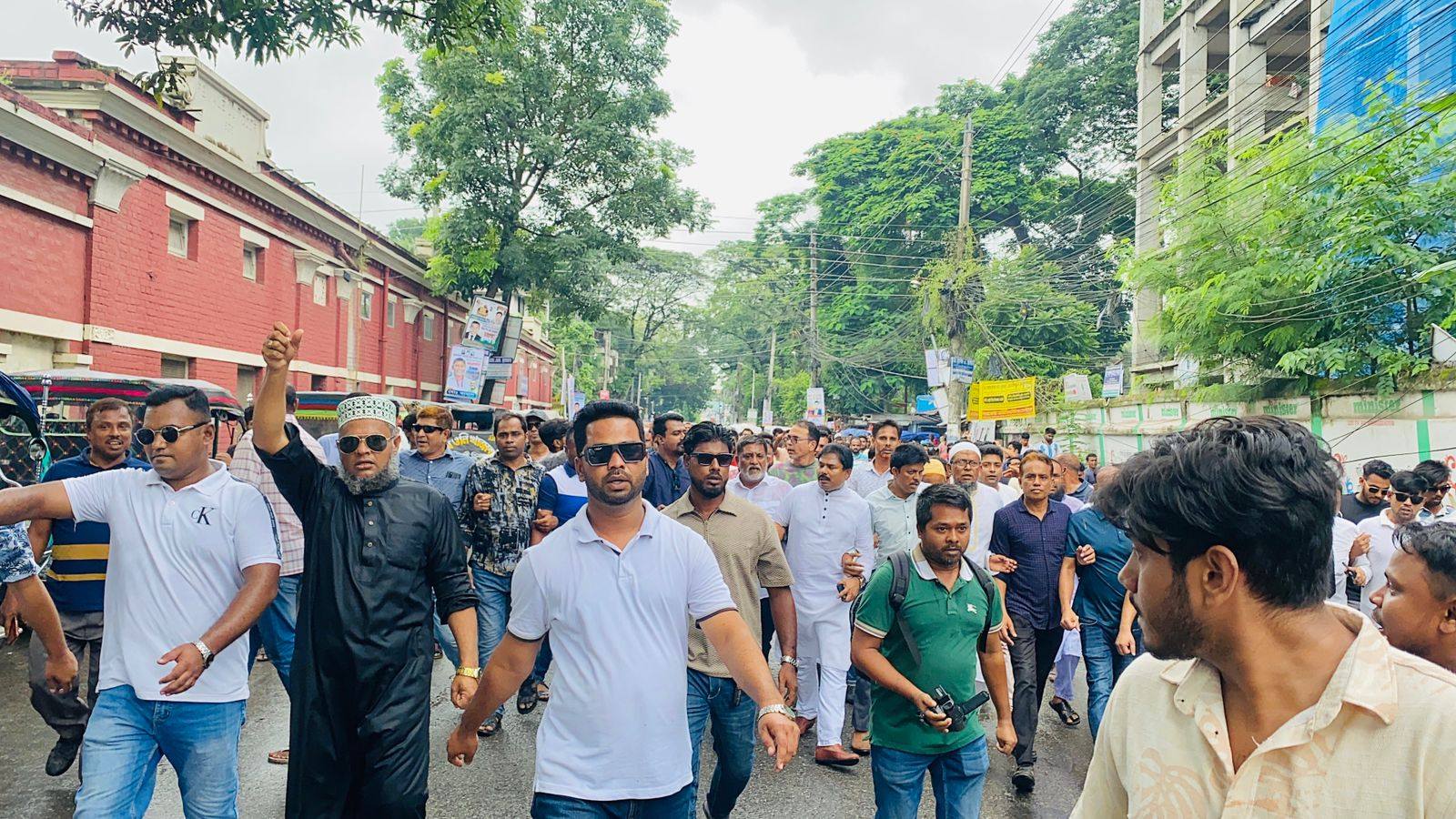 ফরিদপুরে এ কে আজাদের বাড়িতে অনাধিকার প্রবেশের মামলায়  বিএনপির নেতাকর্মীদের জামিন