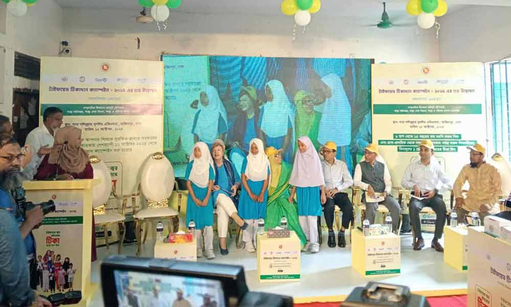 দেশে প্রথমবারের মতো শুরু হয়েছে টাইফয়েড টিকাদান কর্মসূচি