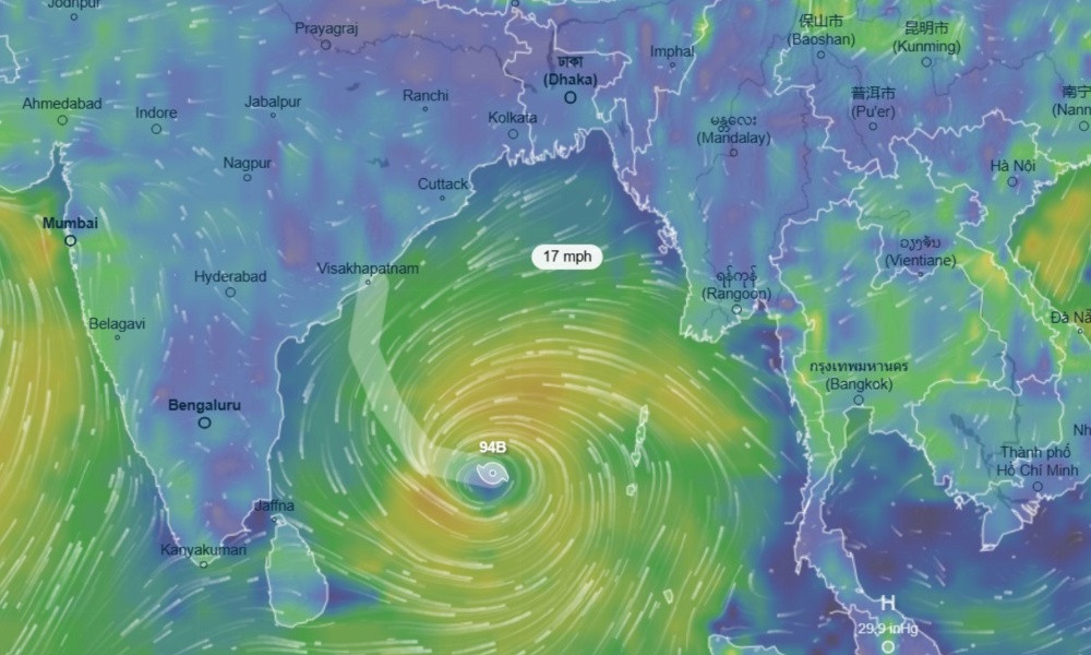 প্রবল ঘূর্ণিঝড় মোনথা ভারতের অন্ধ্রপ্রদেশের উপকূল অতিক্রম করতে পারে