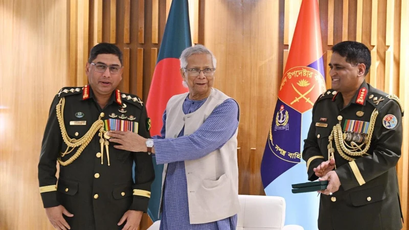 ‘সেনাবাহিনী পদক’ পেলেন সেনাপ্রধান ওয়াকার-উজ-জামান