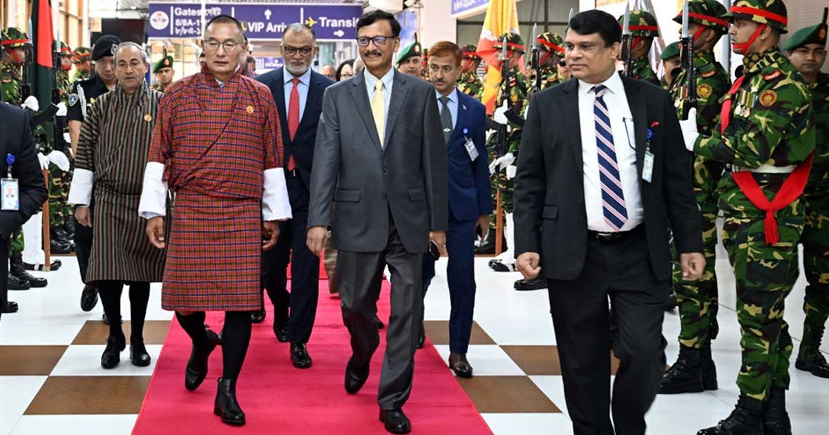 দুইদিনের রাষ্ট্রীয় সফর শেষে ঢাকা ছাড়লেন ভুটানের প্রধানমন্ত্রী শেরিং তোবগে