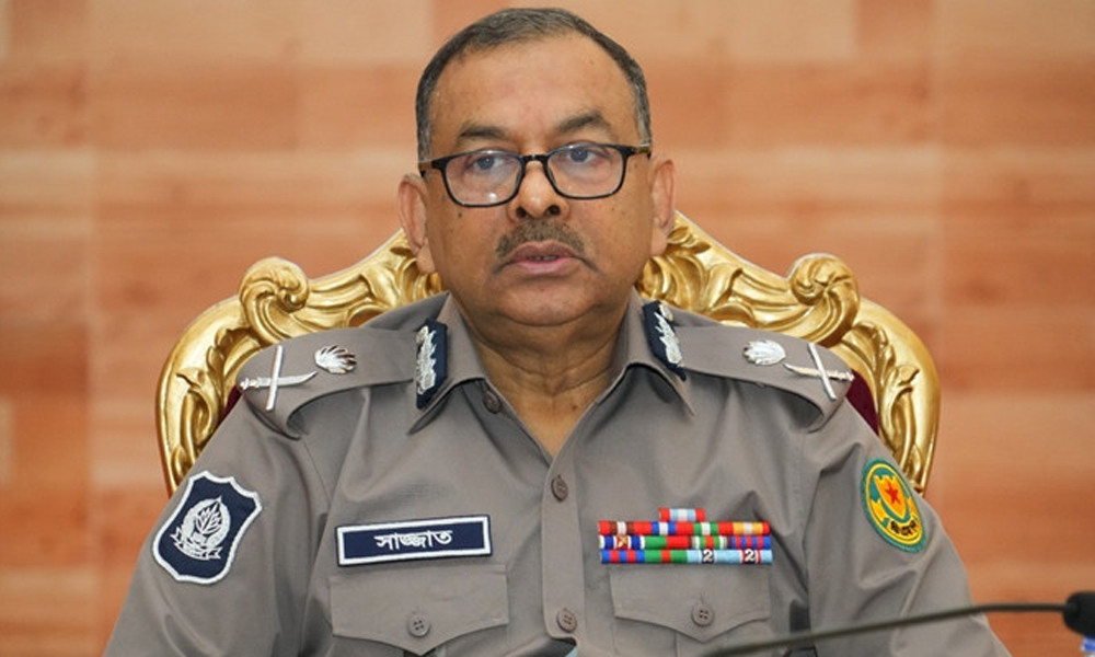 হাদিকে গুলি করা সন্ত্রাসীদের ধরতে সাঁড়াশি অভিযান শুরু হয়েছে: ডিএমপি কমিশনার